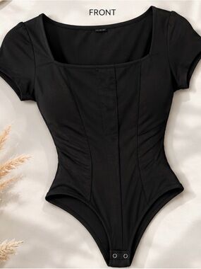 Amazon Essentials Black Short Sleeve Square Neck Bodysuit